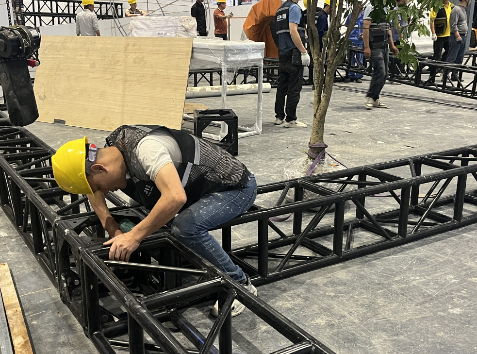 如何預(yù)防展臺坍塌？專業(yè)展覽展會搭建公司為您提供建議